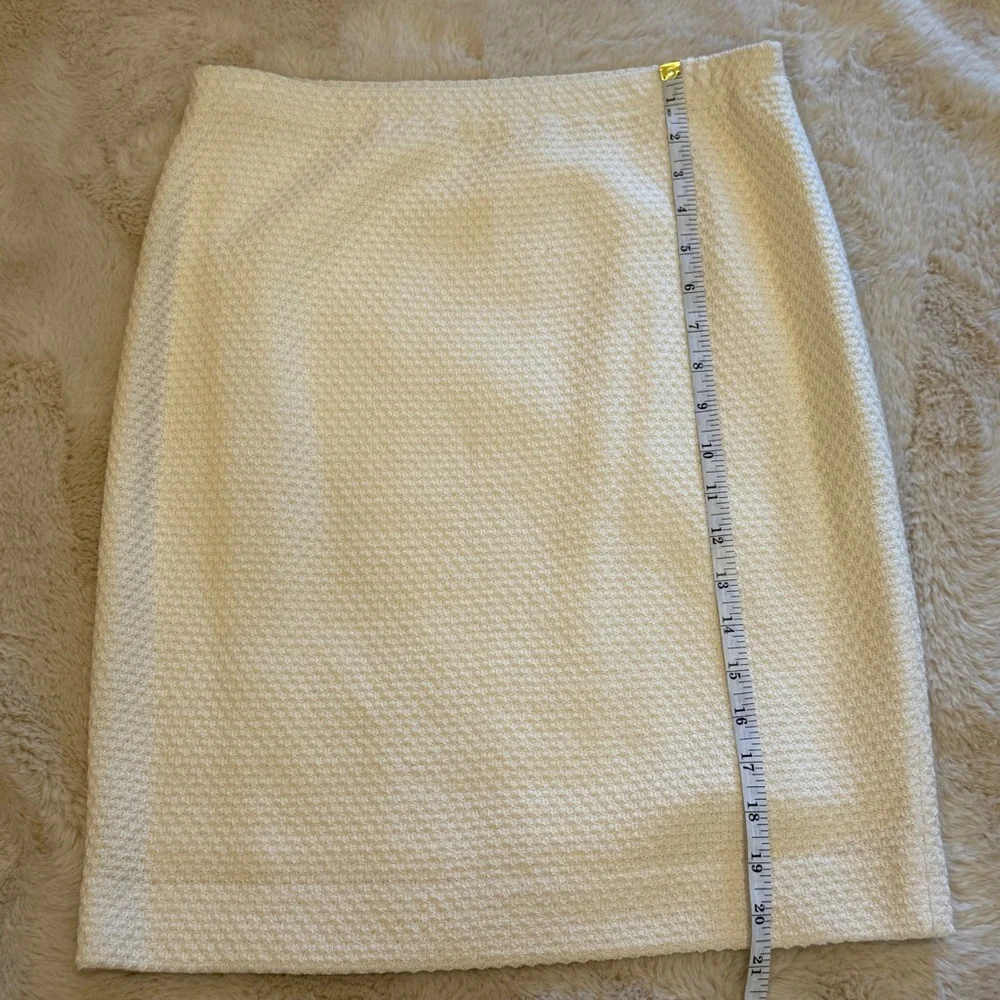 St. John Collection Cream Knit Jacket and Skirt Set - Picture 15 of 16